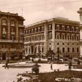 Proprio alle spalle di questa gloriosa struttura si erge Palazzo Dioguardi Durante, che troviamo su piazza Eroi del Mare, all�incrocio con via Quarnaro